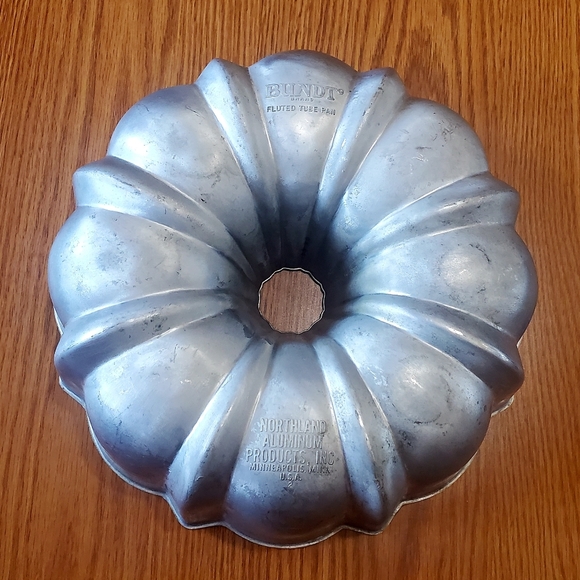 Vintage Northland Bundt Fluted Tube Pan Cake Pan 10" - Picture 10 of 12